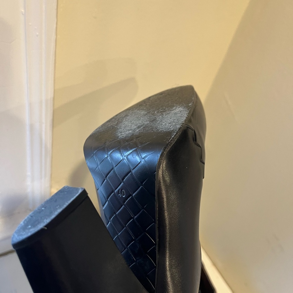 Bottega Veneta Black Leather Heels - Picture 5 of 7